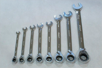 Zestaw 8 kluczy oczkowo-płaskich grzechotkowych Gtools!